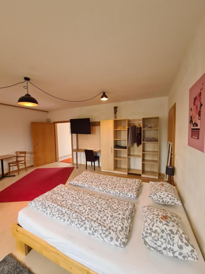 Wolfis Appartement Neusiedl an der Zaya Exterior foto