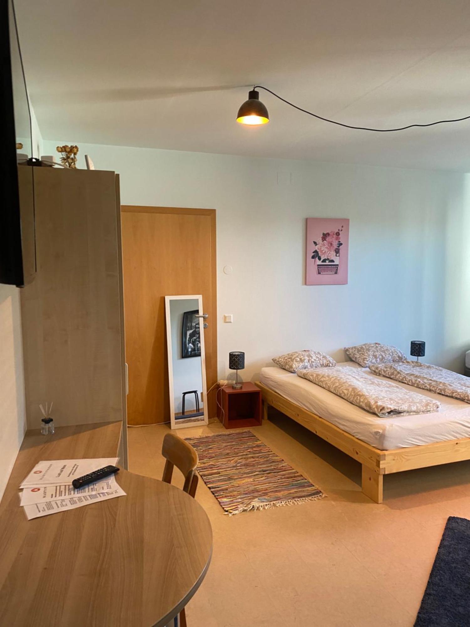 Wolfis Appartement Neusiedl an der Zaya Exterior foto